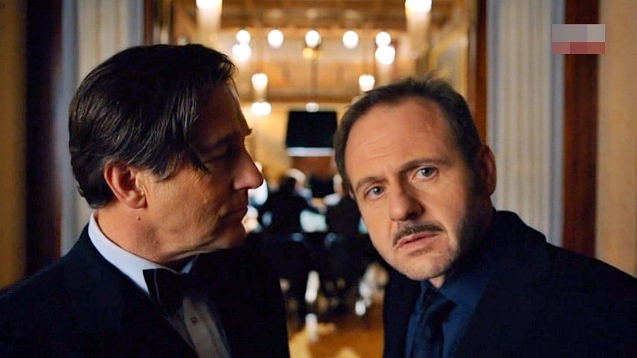 Этот мини-сериал придется по душе любителям хороших детективов и качественных экранизаций. Главный герой "разводит" богатеев, имеющих проблемы с законом и совестью Кадр из сериала "Охотники за искусством" (Германия)