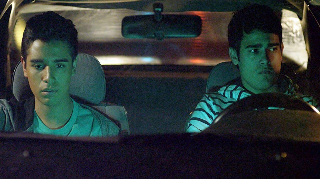 В этом мексиканском сериале, снятом по реальным событиям, рассказывается о Чоло — правой руке главы международного преступного картеля Эль-Чато. Кадр из сериала "Неизвестный. История Чоло Адриано" (Мексика)